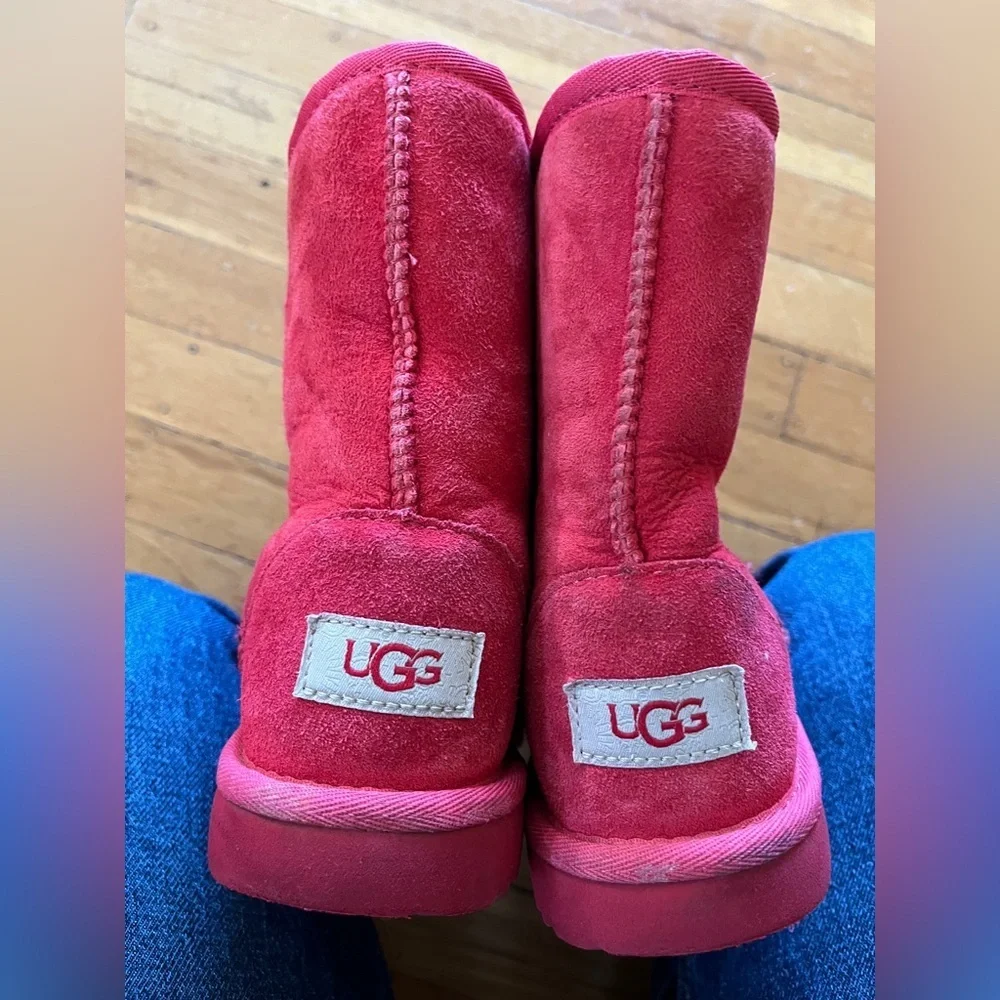 UGG little dirt